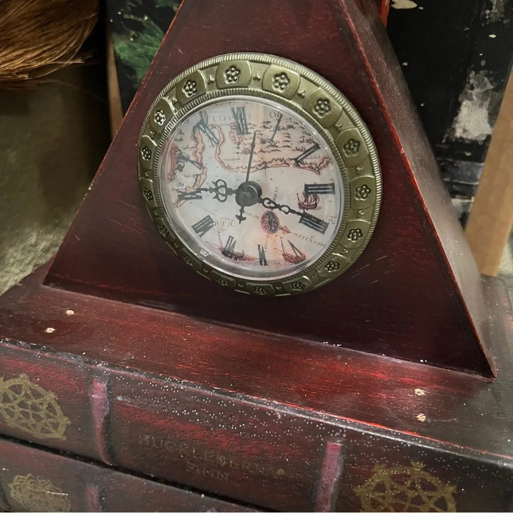 Vintage Red Clock jewelry trinket box 9x12”
